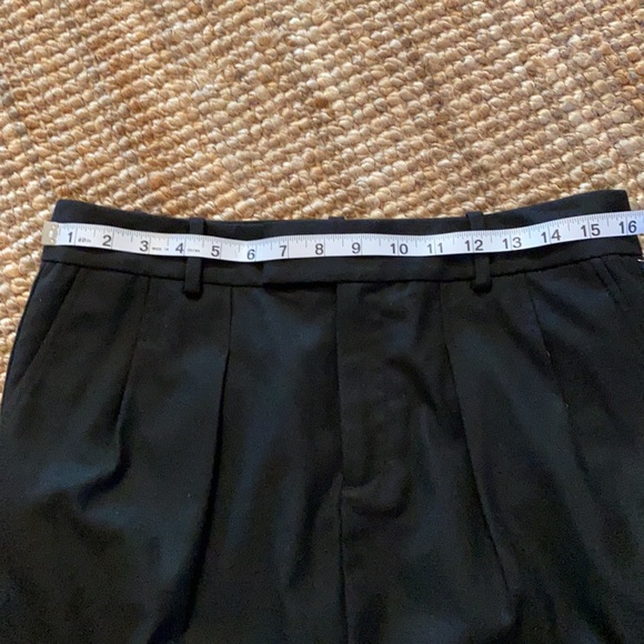 Gap mini skirt with pockets.  Size 4.  Black. - Picture 8 of 10